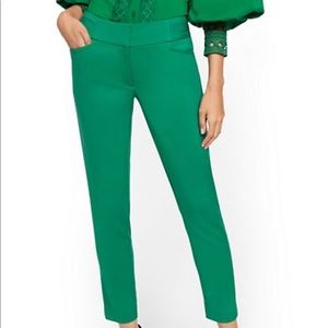Green NY&Co ankle pants
